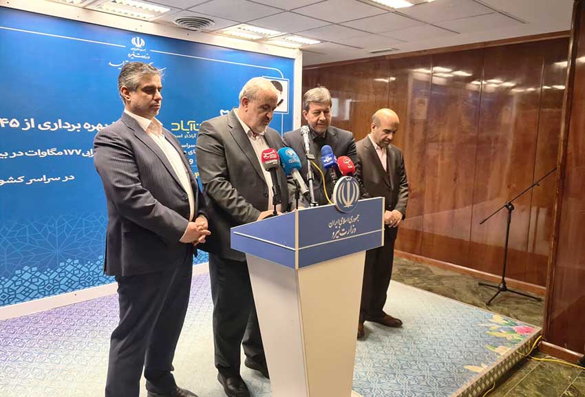 ایران به کارگاه بزرگ نیروگاه‌های تجدیدپذیر تبدیل شد / تسهیلات بانکی برای استفاده از ذخیره‌سازهای خانگی به‌زودی فراهم می‌شود / امکان صادرات برق تجدیدپذیر برای بخش خصوصی