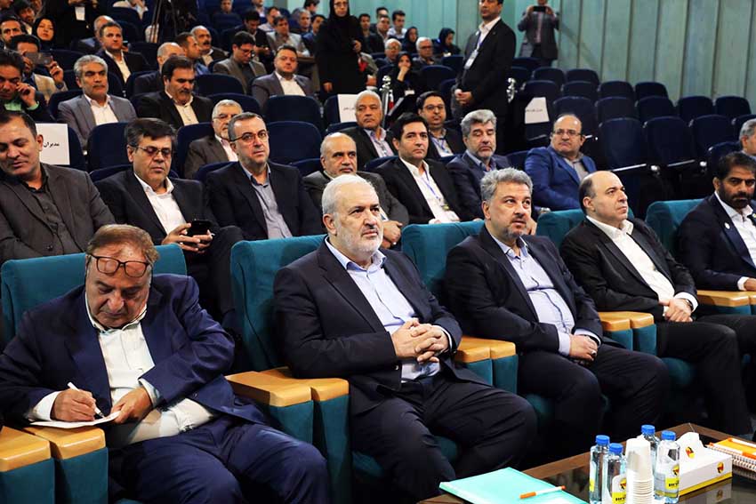 توسعه انرژیهای تجدیدپذیر، کنتورهای هوشمند و ذخیرهسازی برق؛ برنامه وزارت نیرو برای سال جاری / برق نیروگاه زمینگرمایی مشکینشهر امسال وارد مدار میشود