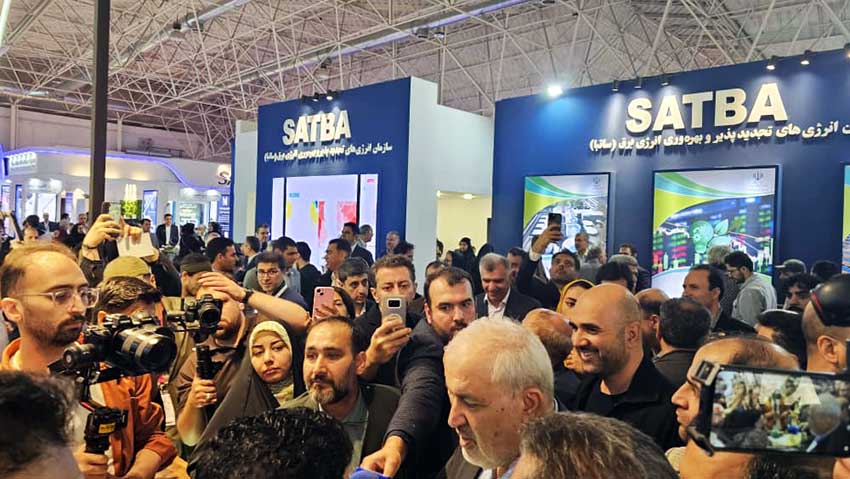 بازدید وزیر نیرو از غرفه ساتبا در نمایشگاه بین‌المللی انرژی‌های تجدیدپذیر تهران