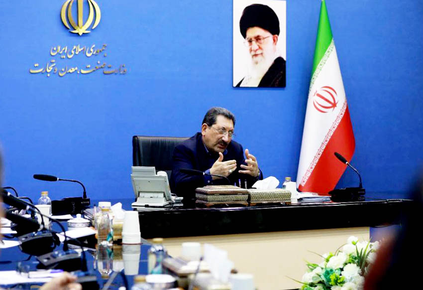 فولاد به عنوان صنعت مادر باید برق خود را از نیروگاه‌های تجدیدپذیر تأمین کند