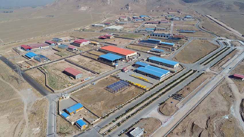 اختصاص بیش از ۱۰۰۰ هکتار زمین در تهران برای احداث نیروگاه خورشیدی در شهرکهای صنعتی و معادن متروکه