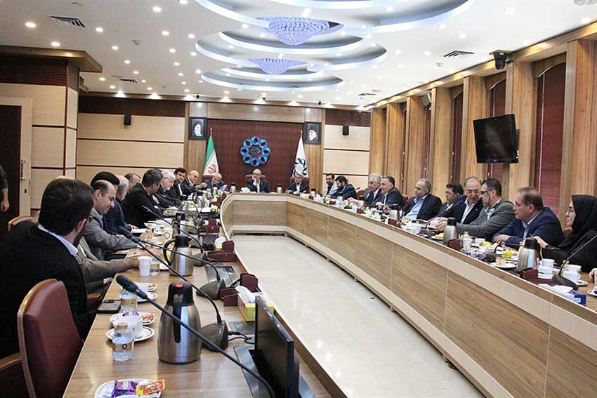همکاری صندوق توسعه ملی و بانک‌ها برای سرمایه‌گذاری ۱۵ هزار مگاوات نیروگاه خورشیدی و بادی